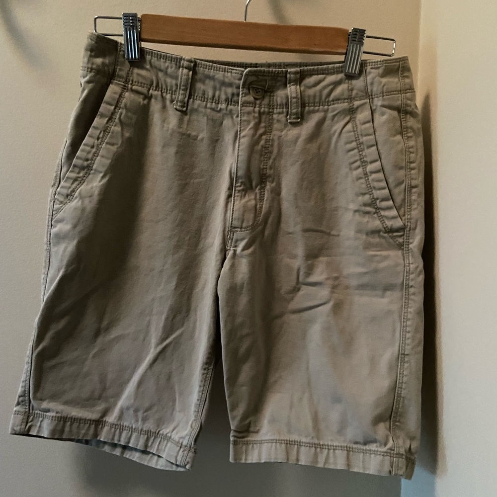 Mens khaki shorts - waist 28